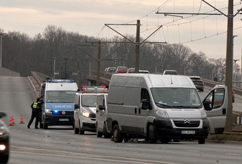 AUTO NA TOROWISKU