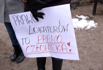 PROTEST LOKATOR&Oacute;W
