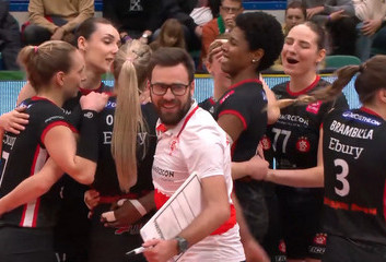 WE WROCŁAWIU ZA TRZY PUNKTY