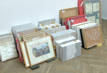 PIERWSZY TRANSPORT DZIEŁ DLA MS