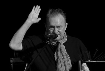 KOCHAŁ Ł&Oacute;DŹ, SPOCZĄŁ W WARSZAWIE