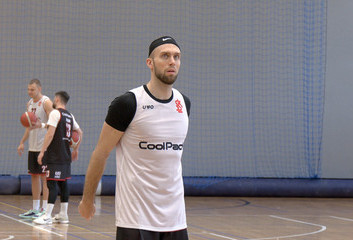 W DRUGĄ RUNDĘ Z NOWYM GRACZEM