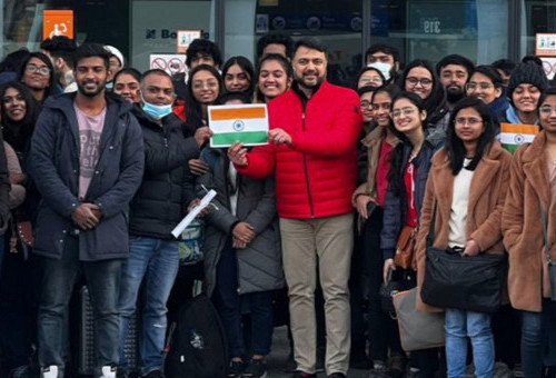 Gośćmi programu będą Amit Lath i Naresh Parwani organizatorzy ewakuacji hinduskich studentów z Ukrainy.