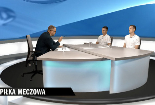 Trener Robert Skibniewski i Aleksander Lewandowski z ŁKS Coolpack oraz trener MUKS Widzew Małgorzata Misiuk i prezes klubu Tom