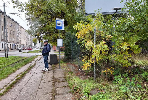 Komunikacja nieprzyjazna seniorom