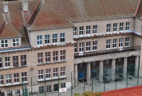 Szkoła Podstawowa nr 42, ulica Przyszkole